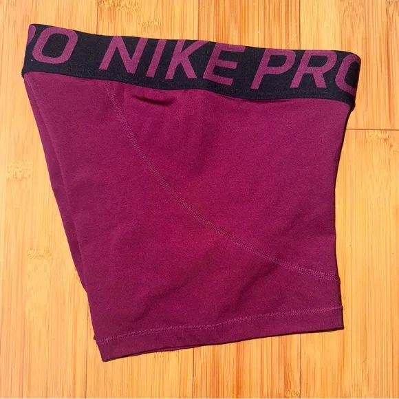 Nike Dri Fit Women’s Pro Shorts Compression Short - Maroon Small 3’ inseam - Picture 6 of 6